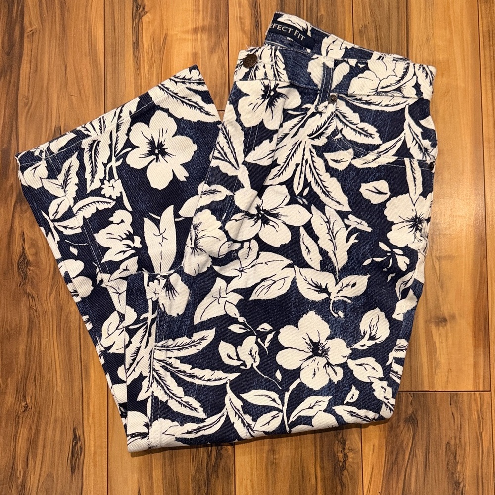 Women’s Floral Printed Capri Jeans